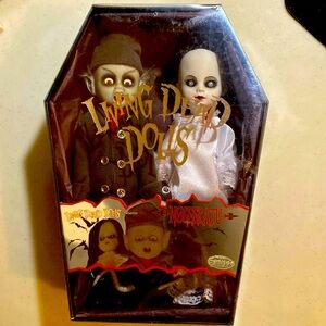 Living Dead Dolls Nosferatu & Victim Vampire